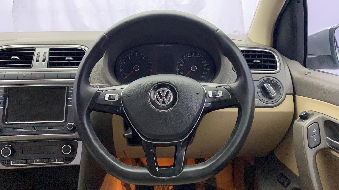 2018 Volkswagen Vento HIGHLINE 1.6 MPI, Petrol, Manual, 47,476 km, Steering Wheel Close Up