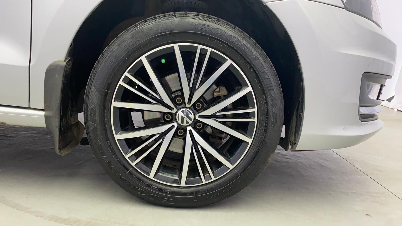 2018 Volkswagen Vento HIGHLINE 1.6 MPI, Petrol, Manual, 47,476 km, Right Front Wheel