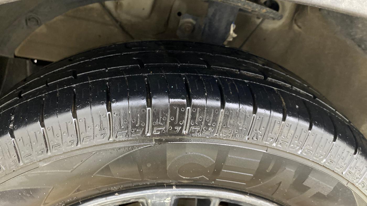 2021 Maruti XL6 ALPHA AT, Petrol, Automatic, 1,16,369 km, Left Front Tyre Tread