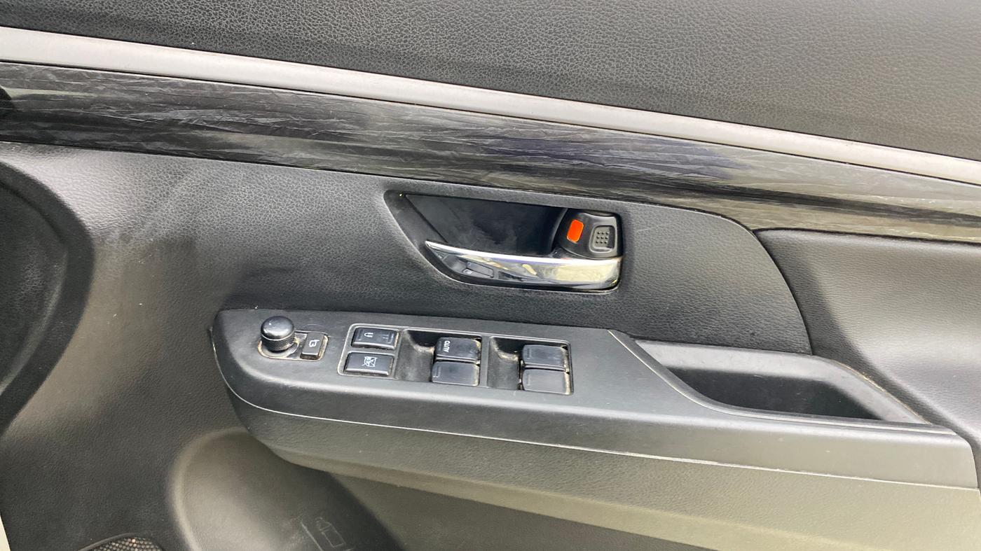 2021 Maruti XL6 ALPHA AT, Petrol, Automatic, 1,16,369 km, Driver Side Door Panels Control
