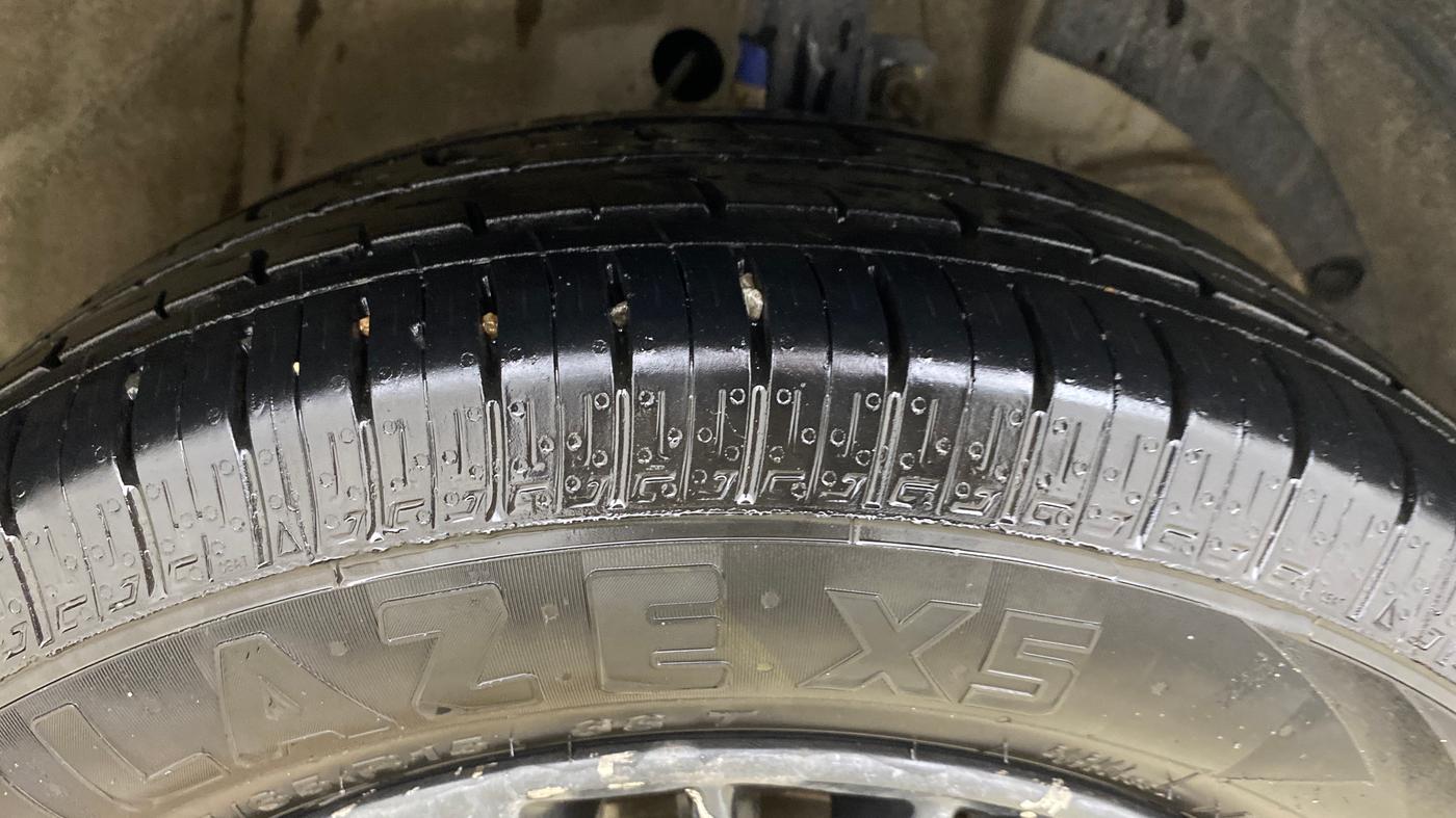 2021 Maruti XL6 ALPHA AT, Petrol, Automatic, 1,16,369 km, Right Front Tyre Tread
