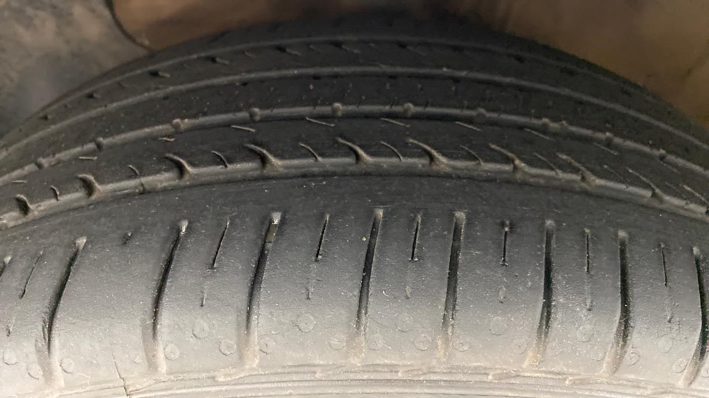 2020 Hyundai Elite i20 ASTA 1.2 (O), Petrol, Manual, 13,205 km, Left Front Tyre Tread