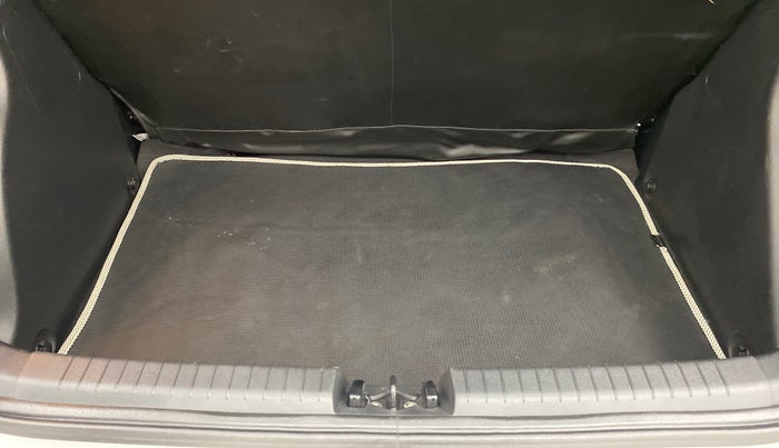 2020 Hyundai Elite i20 ASTA 1.2 (O), Petrol, Manual, 13,205 km, Boot Inside