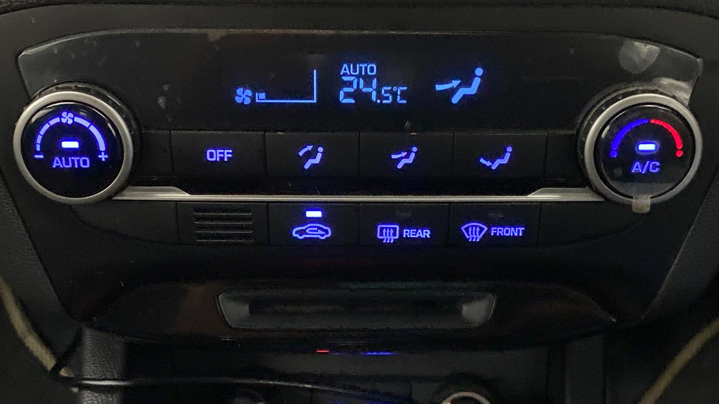 2020 Hyundai Elite i20 ASTA 1.2 (O), Petrol, Manual, 13,205 km, Automatic Climate Control
