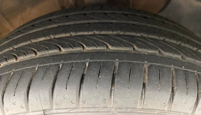 2020 Hyundai Elite i20 ASTA 1.2 (O), Petrol, Manual, 13,205 km, Right Front Tyre Tread