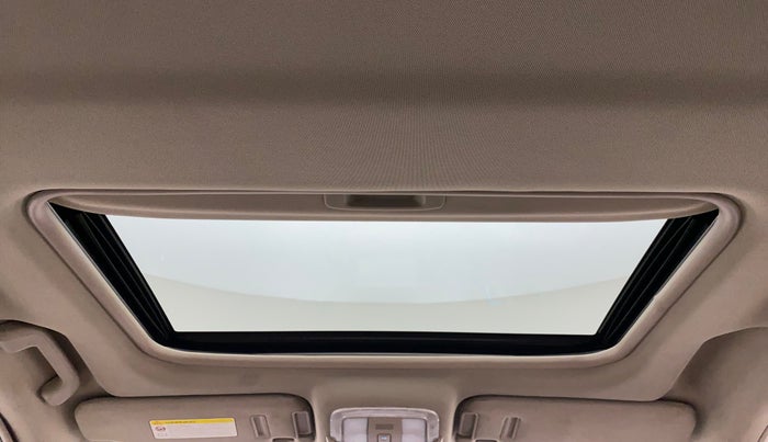 2016 Mahindra XUV500 W10 AT, Diesel, Automatic, 85,039 km, Moonroof/ Sunroof