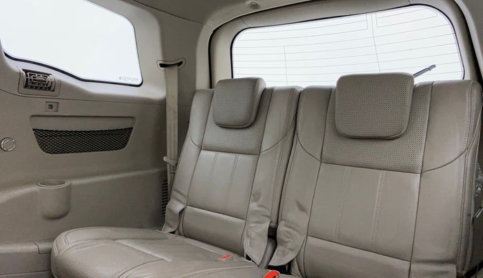 2016 Mahindra XUV500 W10 AT, Diesel, Automatic, 85,039 km, Third Seat Row ( optional )