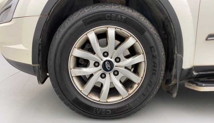 2016 Mahindra XUV500 W10 AT, Diesel, Automatic, 85,039 km, Left Front Wheel