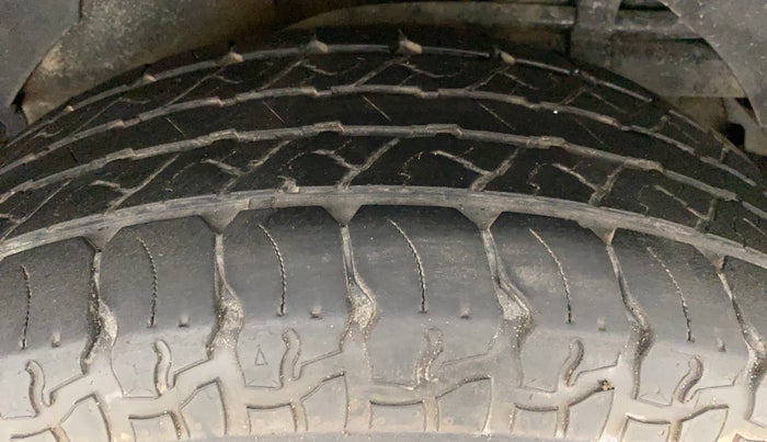 2016 Mahindra XUV500 W10 AT, Diesel, Automatic, 85,039 km, Left Rear Tyre Tread