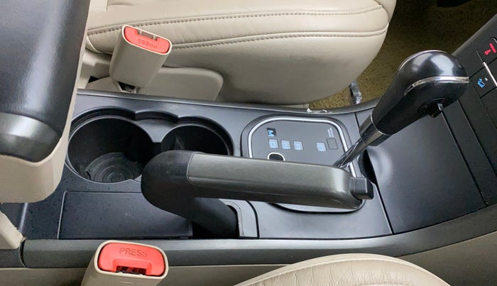 2016 Mahindra XUV500 W10 AT, Diesel, Automatic, 85,039 km, Gear Lever