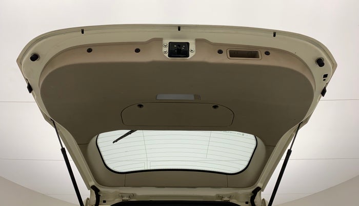 2016 Mahindra XUV500 W10 AT, Diesel, Automatic, 85,039 km, Boot Door Open