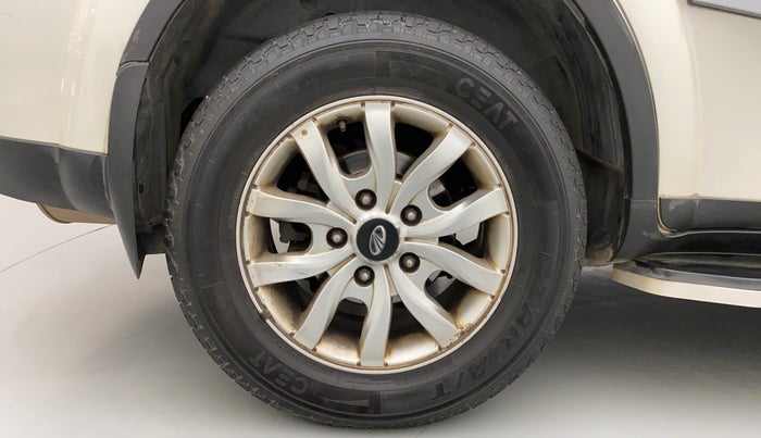 2016 Mahindra XUV500 W10 AT, Diesel, Automatic, 85,039 km, Right Rear Wheel