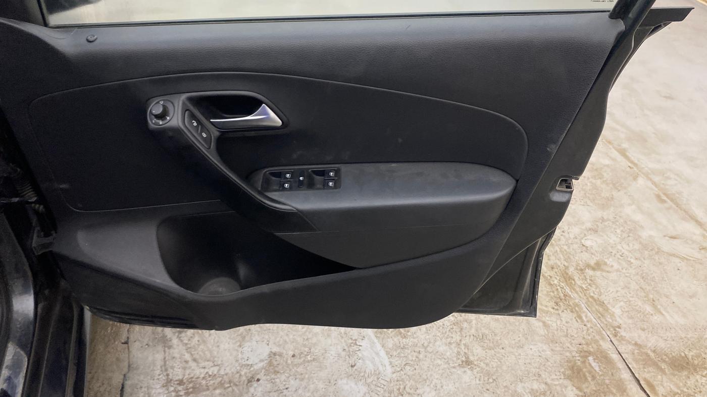 2017 Volkswagen Polo GT TSI AT, Petrol, Automatic, 57,634 km, Driver Side Door Panels Control