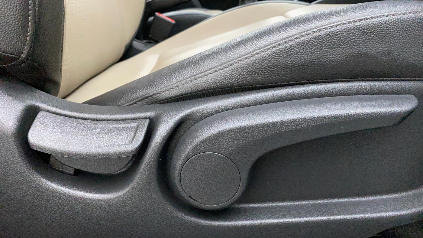 2019 Hyundai Verna 1.6 SX VTVT (O), Petrol, Manual, 16,081 km, Driver Side Adjustment Panel