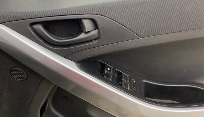 2020 Tata NEXON XM PETROL, Petrol, Manual, 30,947 km, Driver Side Door Panels Control