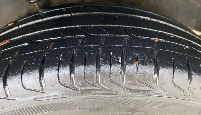 2020 Tata NEXON XM PETROL, Petrol, Manual, 30,947 km, Right Rear Tyre Tread