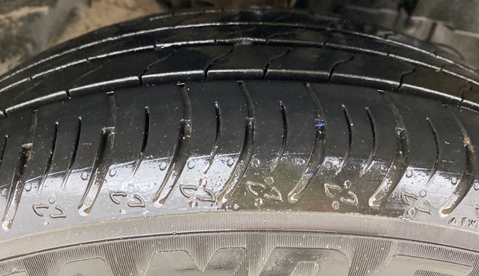 2020 Tata NEXON XM PETROL, Petrol, Manual, 30,947 km, Right Front Tyre Tread