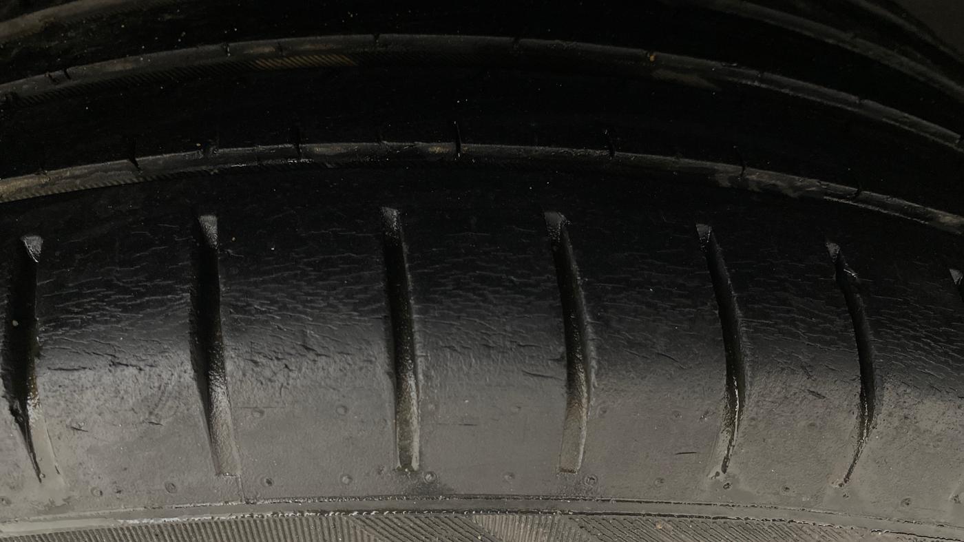 2017 Maruti Baleno ALPHA CVT PETROL 1.2, Petrol, Automatic, 63,780 km, Right Rear Tyre Tread