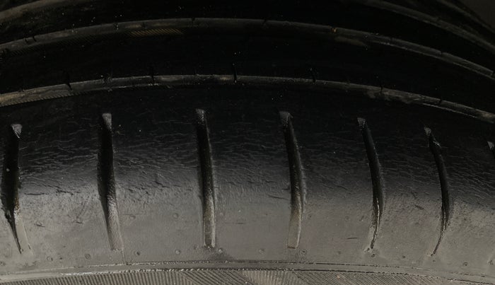 2017 Maruti Baleno ALPHA CVT PETROL 1.2, Petrol, Automatic, 63,780 km, Right Rear Tyre Tread