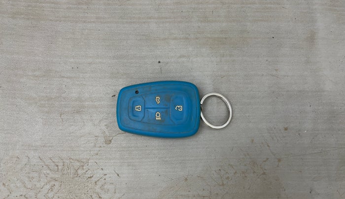 2022 Tata NEXON XZ PLUS (PREMIUM) PETROL, Petrol, Manual, 74,710 km, Key Close Up