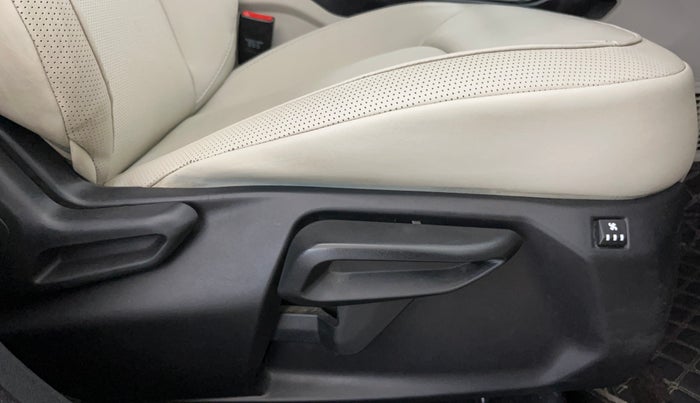 2022 Tata NEXON XZ PLUS (PREMIUM) PETROL, Petrol, Manual, 74,710 km, Driver Side Adjustment Panel