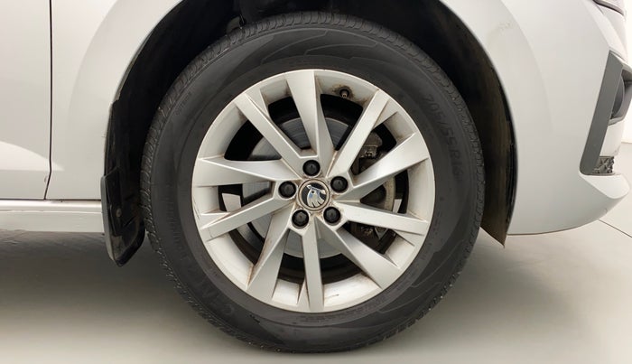 2022 Skoda SLAVIA AMBITION 1.0L TSI AT, Petrol, Automatic, 7,793 km, Right Front Wheel