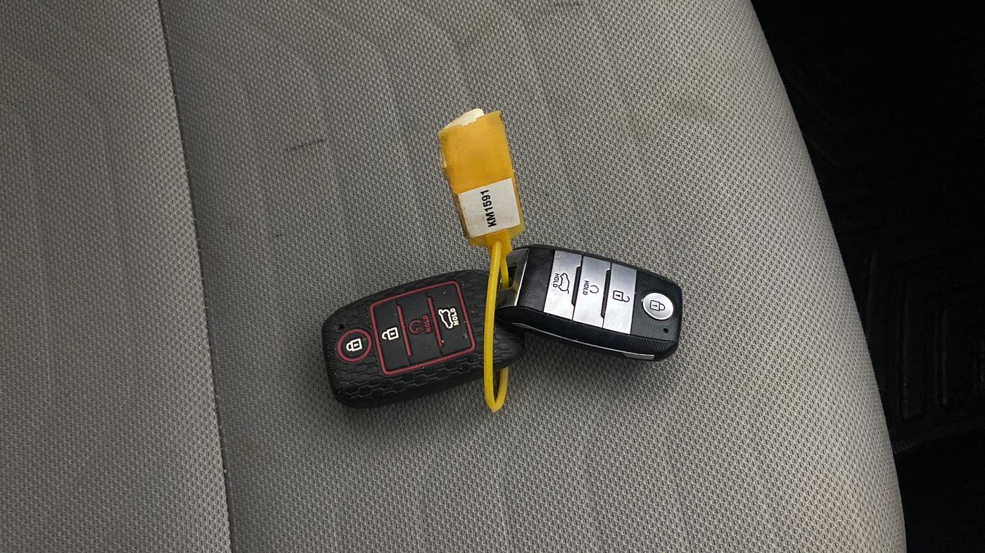 2022 KIA SONET HTX 1.0 IMT, Petrol, Manual, 29,762 km, Key Close Up