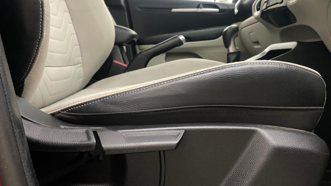 2022 KIA SONET HTX 1.0 IMT, Petrol, Manual, 29,762 km, Driver Side Adjustment Panel