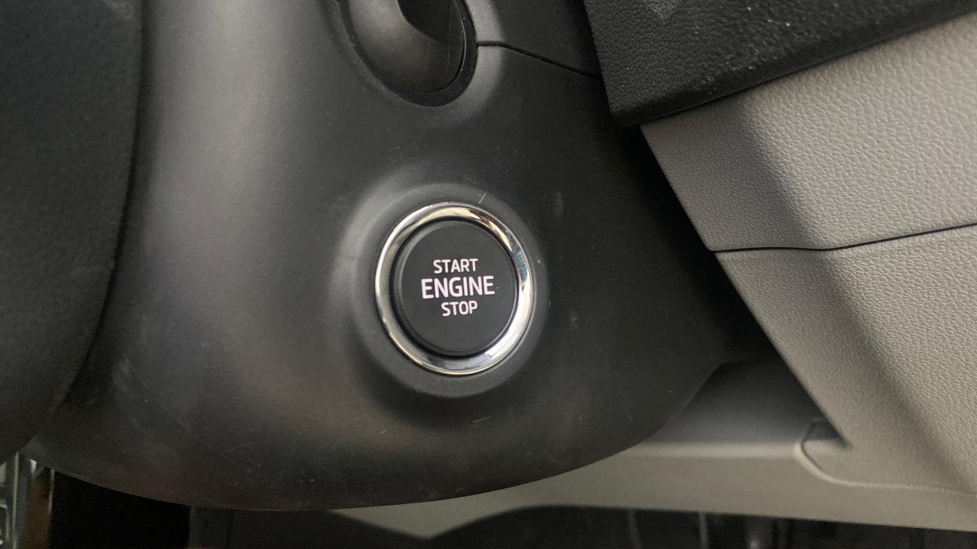 2024 Skoda KUSHAQ STYLE 1.5L TSI MT, Petrol, Manual, 17,357 km, Keyless Start/ Stop Button
