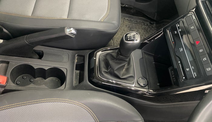 2024 Skoda KUSHAQ STYLE 1.5L TSI MT, Petrol, Manual, 17,357 km, Gear Lever