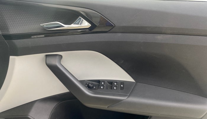 2024 Skoda KUSHAQ STYLE 1.5L TSI MT, Petrol, Manual, 17,357 km, Driver Side Door Panels Control