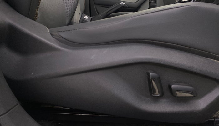 2024 Skoda KUSHAQ STYLE 1.5L TSI MT, Petrol, Manual, 17,357 km, Driver Side Adjustment Panel