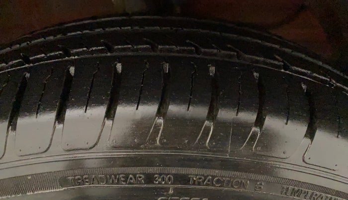 2021 Maruti Swift VXI, Petrol, Manual, 8,537 km, Right Front Tyre Tread