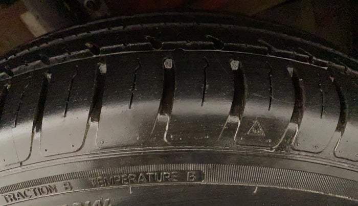 2021 Maruti Swift VXI, Petrol, Manual, 8,537 km, Left Front Tyre Tread