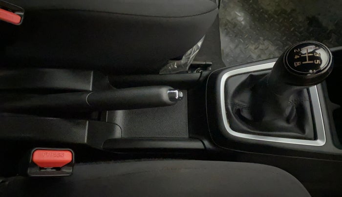 2021 Maruti Swift VXI, Petrol, Manual, 8,537 km, Gear Lever