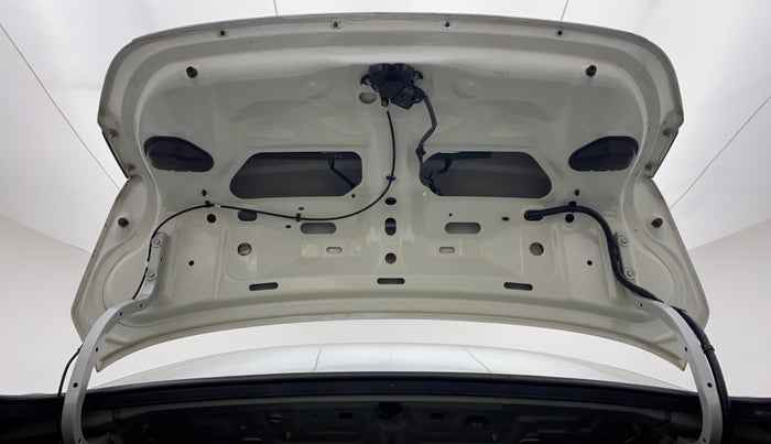 2016 Maruti Ciaz VXI, Petrol, Manual, 66,862 km, Boot Door Open