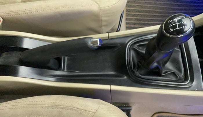 2016 Maruti Ciaz VXI, Petrol, Manual, 66,862 km, Gear Lever