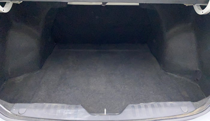 2016 Maruti Ciaz VXI, Petrol, Manual, 66,862 km, Boot Inside