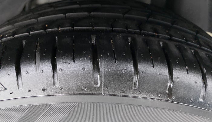 2020 Ford Figo Aspire 1.2 TITANIUM+ PETROL, Petrol, Manual, 8,254 km, Left Rear Tyre Tread