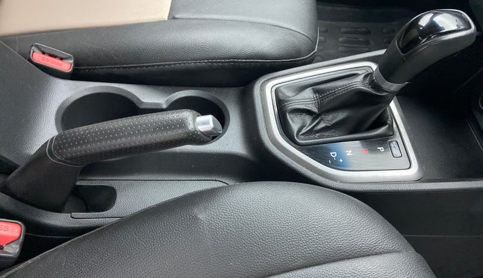 2016 Hyundai Creta 1.6 CRDI SX PLUS AUTO, Diesel, Automatic, 1,10,283 km, Gear Lever