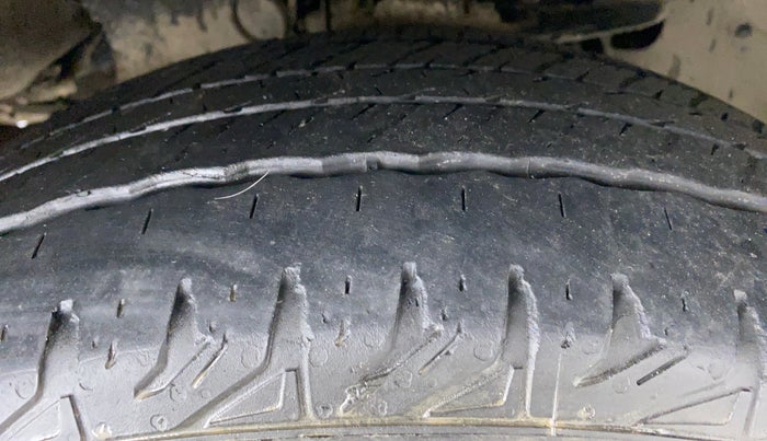 2018 Tata Hexa Varicor 400 XMA, Diesel, Automatic, 77,208 km, Right Front Tyre Tread