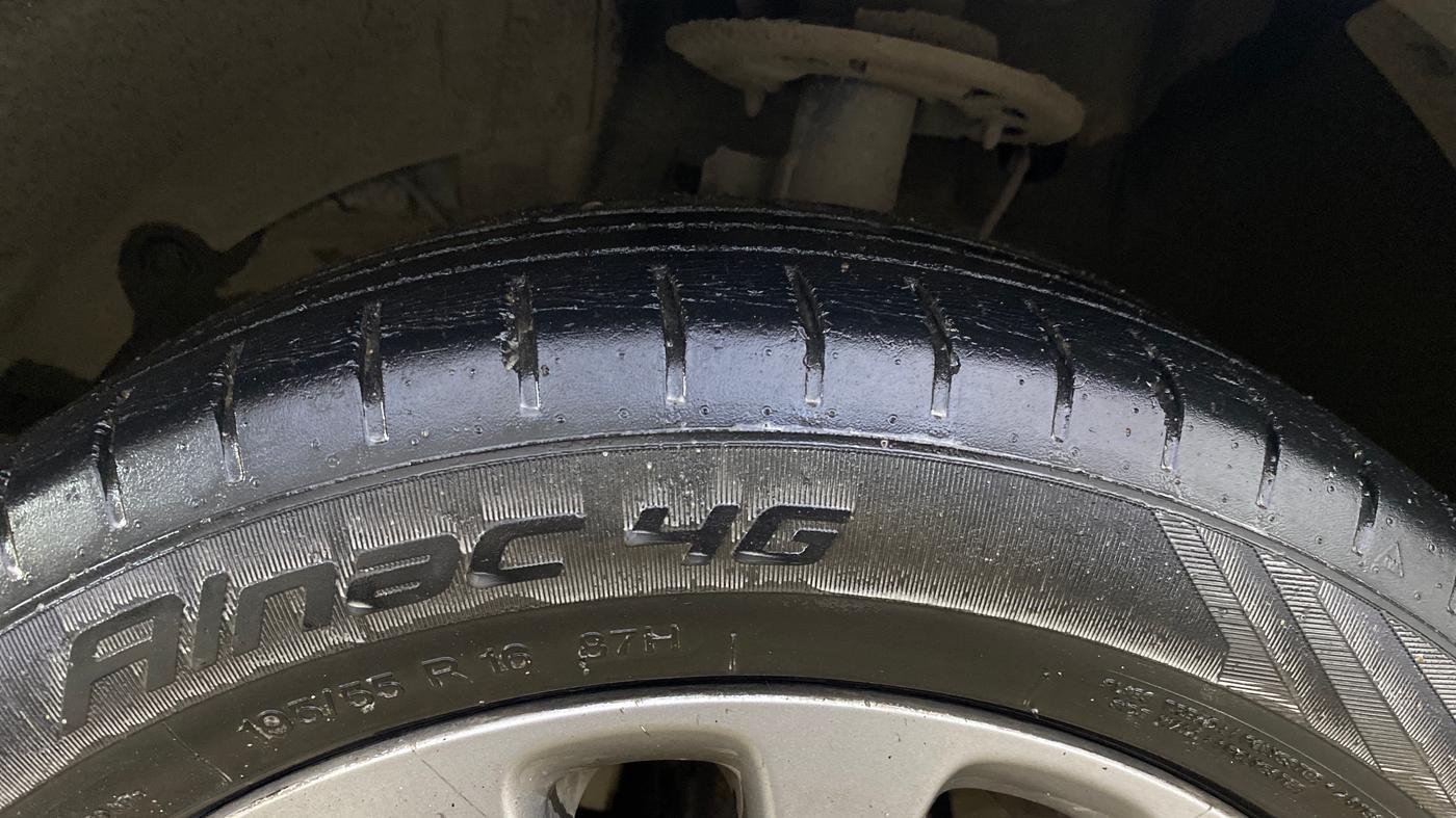 2017 Maruti Baleno ZETA CVT PETROL 1.2, Petrol, Automatic, 94,060 km, Left Front Tyre Tread