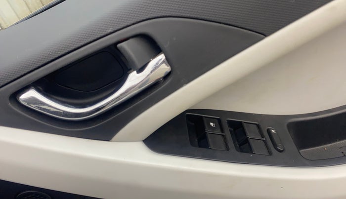 2024 Tata NEXON CREATIVE+ DCA 1.2 PETROL, Petrol, Automatic, 30,907 km, Driver Side Door Panels Control