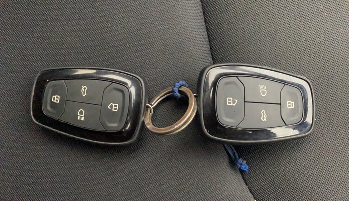 2024 Tata NEXON CREATIVE+ DCA 1.2 PETROL, Petrol, Automatic, 30,907 km, Key Close Up