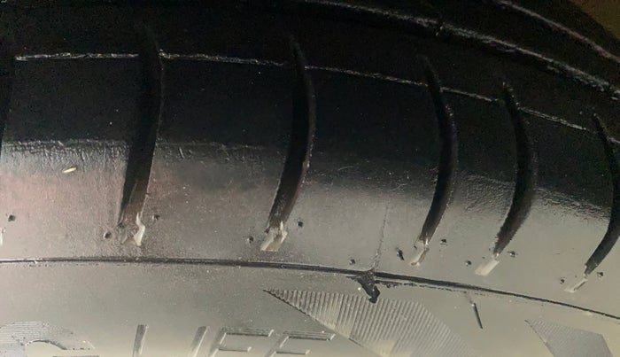 2013 Hyundai i10 SPORTZ 1.2 AT, Petrol, Automatic, 82,535 km, Left Front Tyre Tread