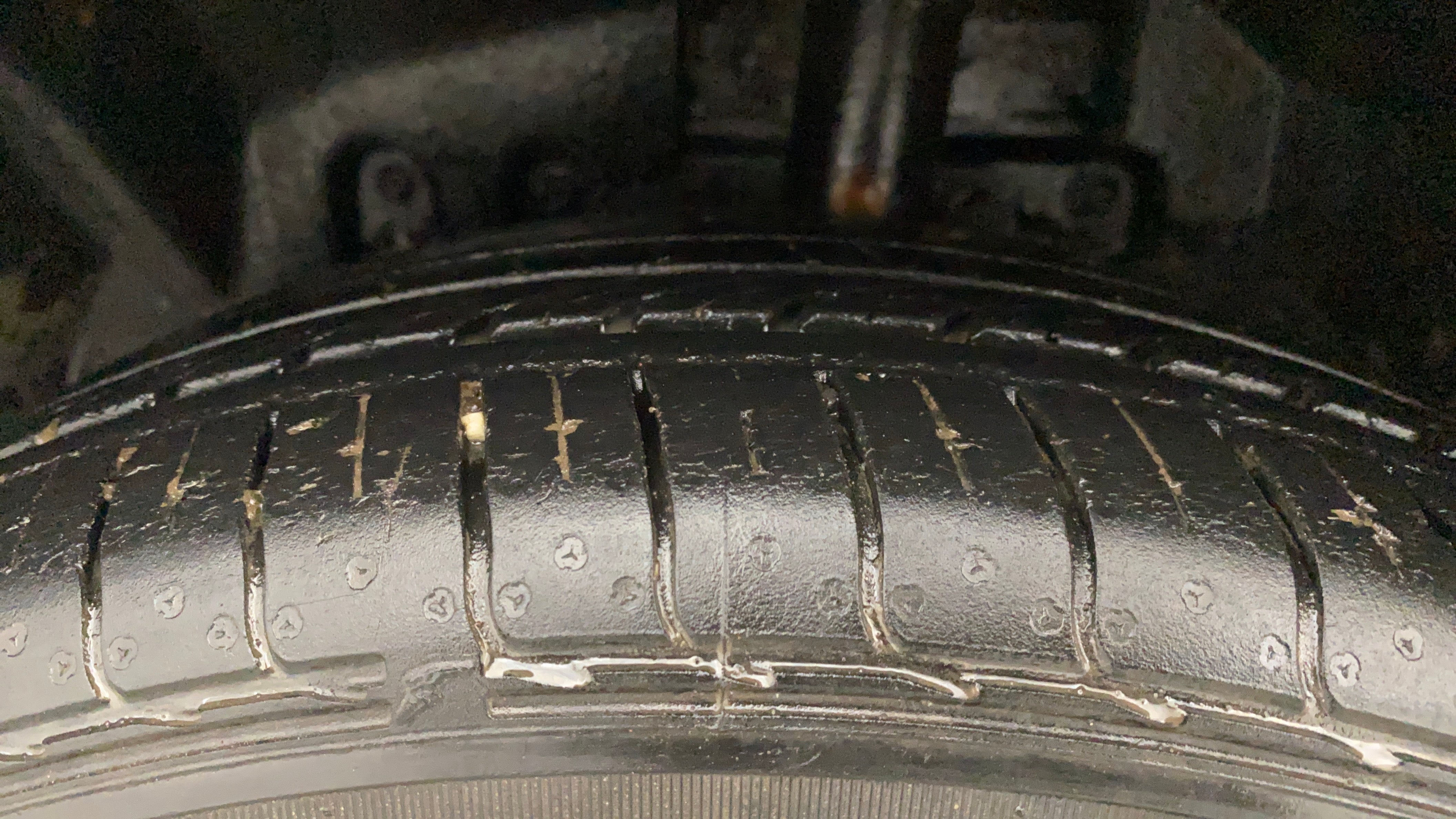 camera-Left-Front-Tyre-Tread