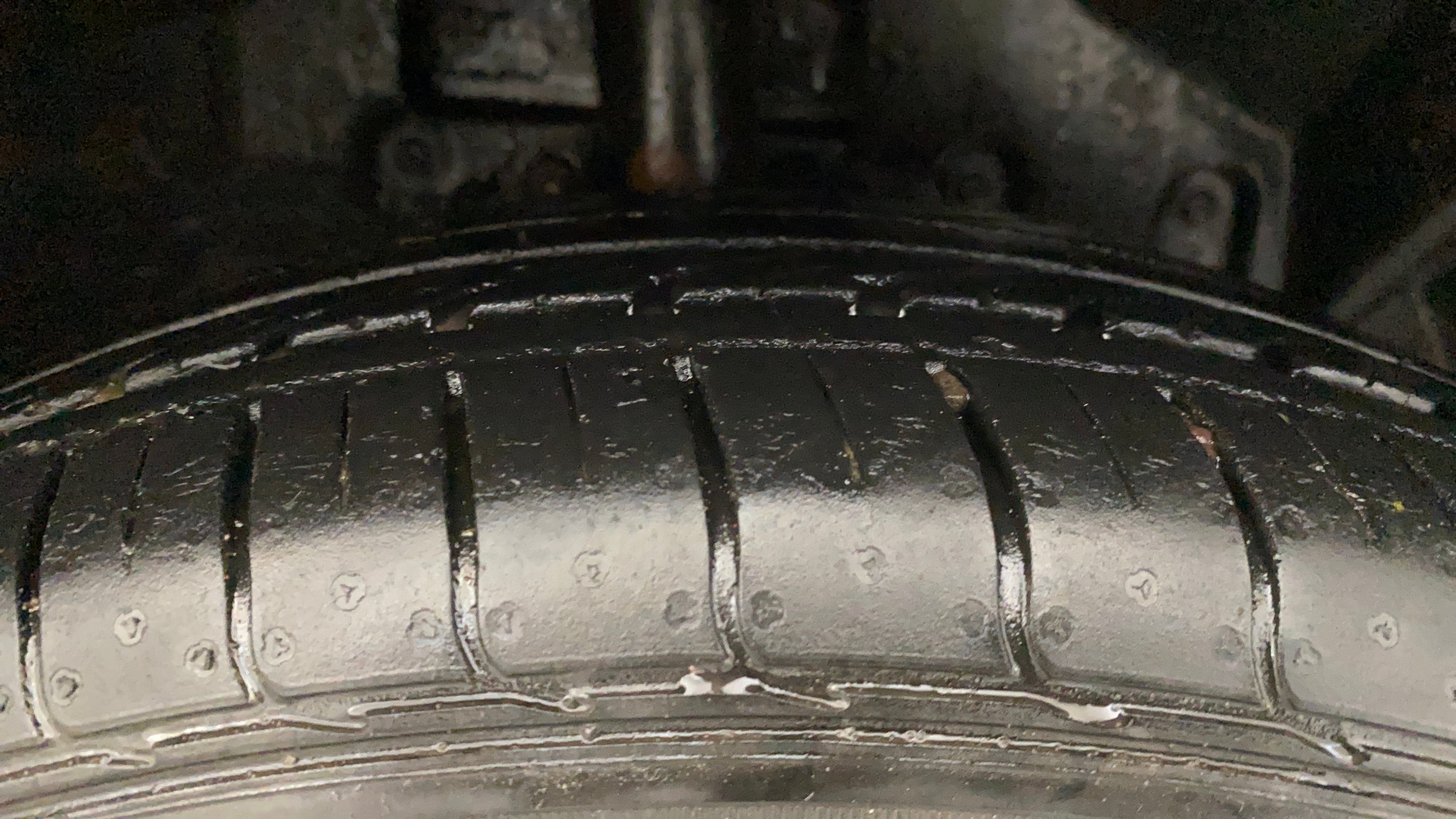 camera-Right-Front-Tyre-Tread
