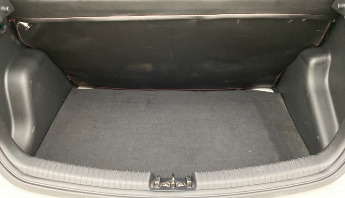 2015 Hyundai Grand i10 ASTA 1.1 (O) CRDI, Diesel, Manual, 48,610 km, Boot Inside