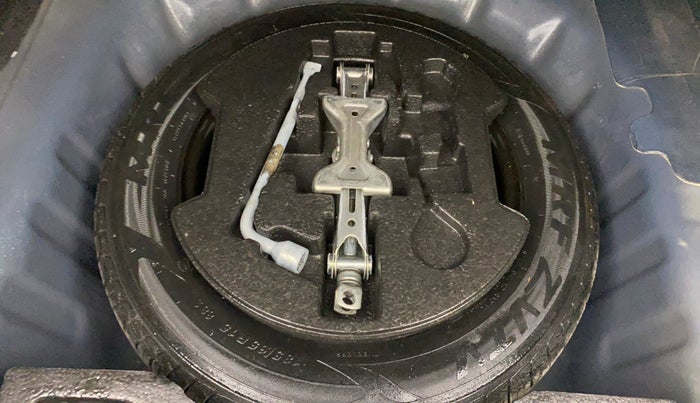 2018 Maruti Ciaz DELTA 1.5 SHVS MT PETROL, Petrol, Manual, 1,01,049 km, Spare Tyre