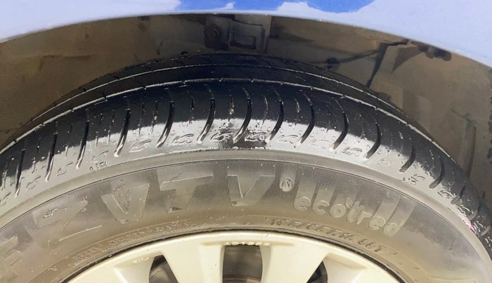 2018 Maruti Ciaz DELTA 1.5 SHVS MT PETROL, Petrol, Manual, 1,01,049 km, Right Front Tyre Tread